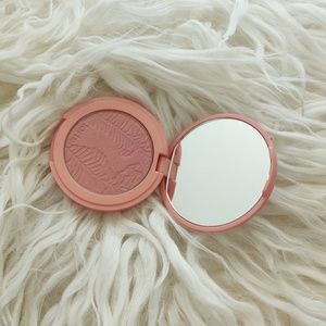 Tarte blush